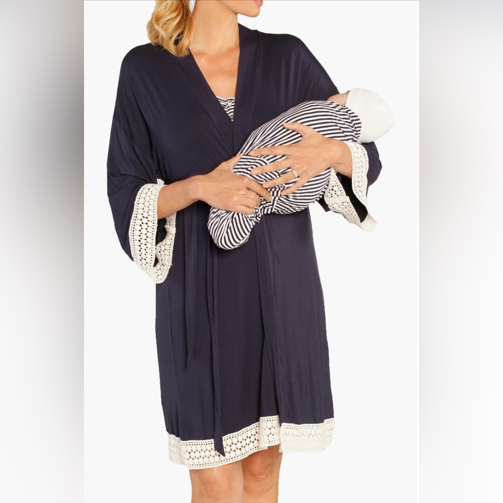 Angel Maternity - Set - Maternity/Nursing Robe, Nightgown & Blanket